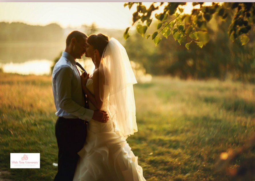 The secret of getting 'The Kiss' perfect. Rebecca Waldron. Civil Celebrant. Blog