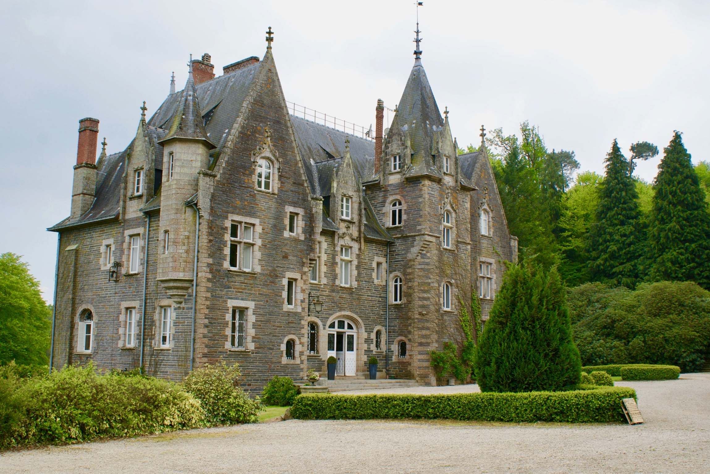 Chateau du Val, Brittany, France, White Rose Ceremonies, Wedding, Wedding Ceremony, Wedding Blessing, Celebrant